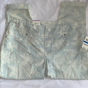 XL Style & Co. Ladies Boyfriend Jeans